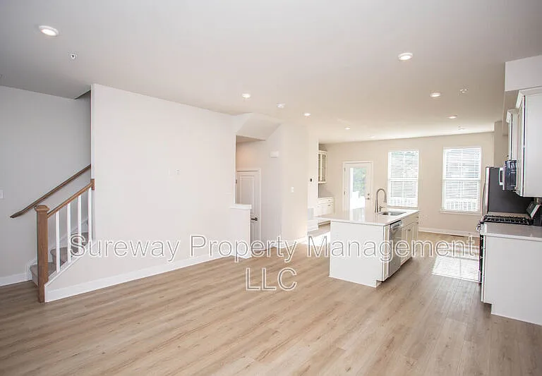 8 Foxwood Dr — Photo 17