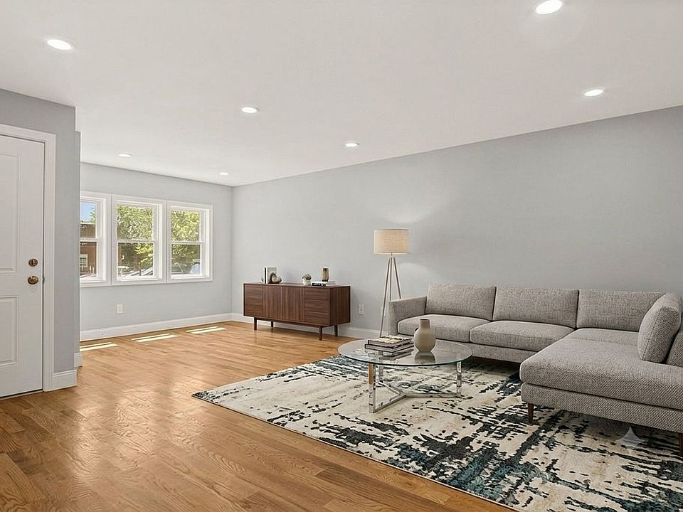 1st image of 58 Chestnut St #1