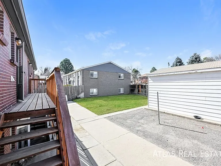 2367 S Locust St #B — Photo 10