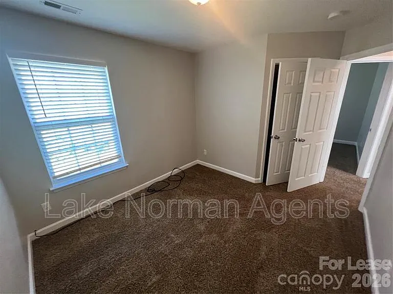909 Rucker Cliff Dr — Photo 11