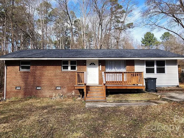 704 W Border St, Dallas, NC 28034