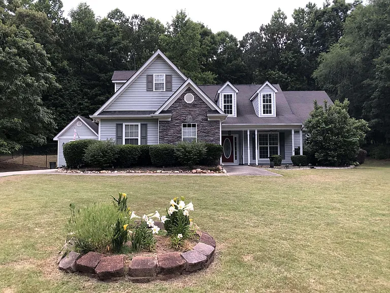250 Dillion Dr — Photo 1