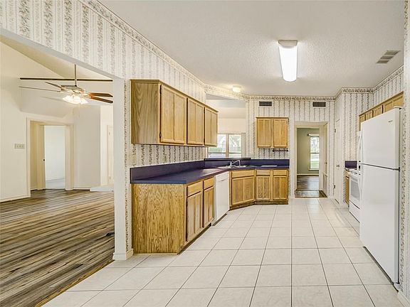 2nd image of 2701 Collins Blvd