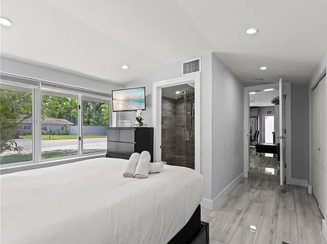 1431 SW 29th St — Photo 5