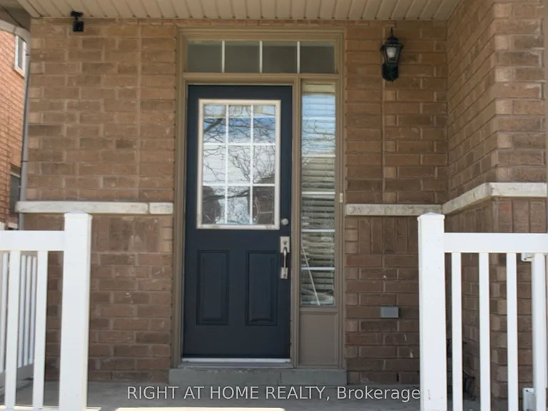 476 Mahogany Ct — Photo 2