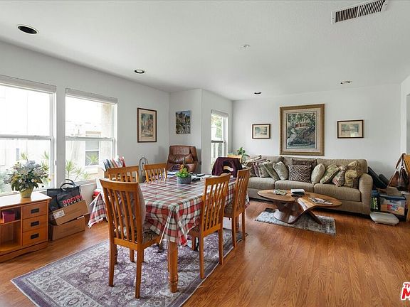 4th image of 7307 Hannum Ave