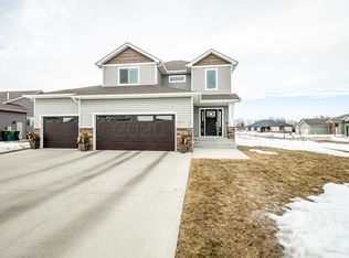 3808 Reserve Dr E, West Fargo, ND 58078