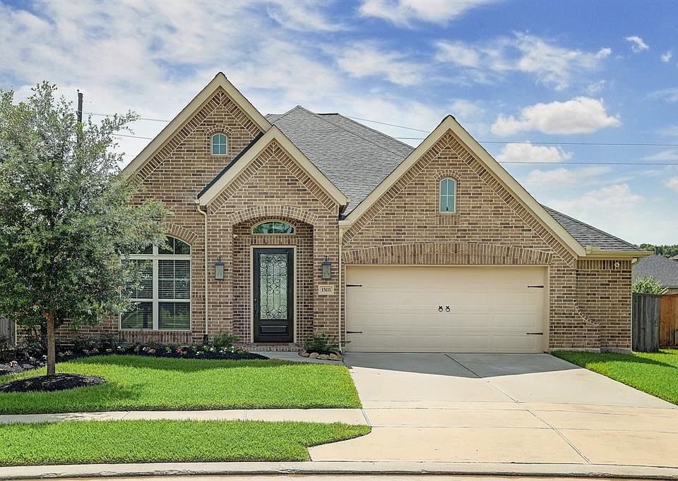 Gorgeous 1 story in Hayden Lakes!