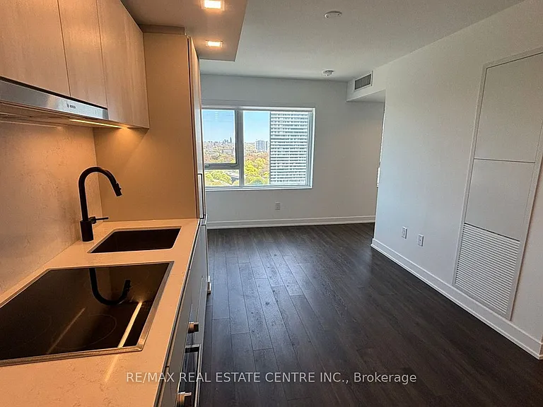 609 Sherbourne St #1909 — Photo 3