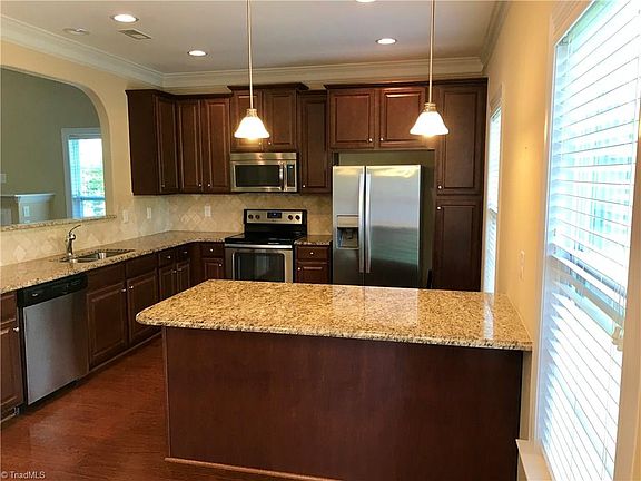 5th image of 209 Saint Elizabeth Dr