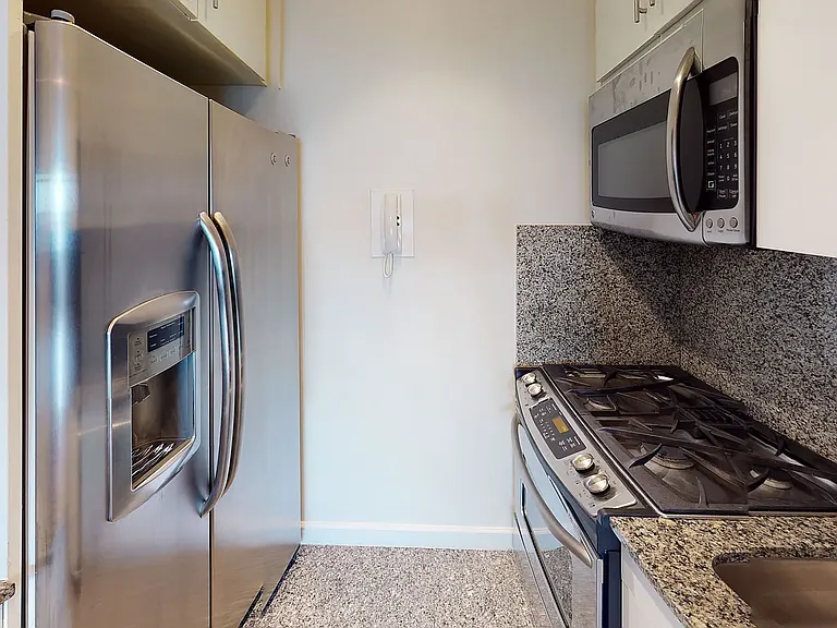 1520 York Ave #11A — Photo 3