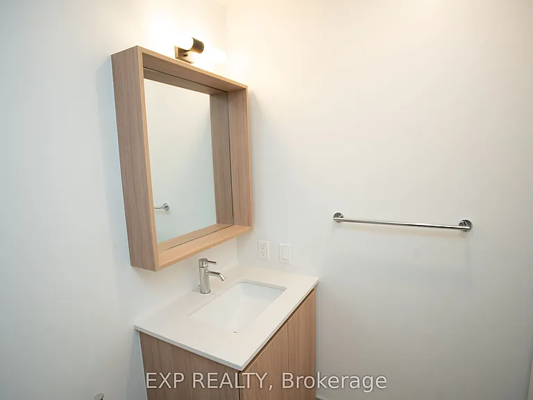 35 Parliament St #917 — Photo 6