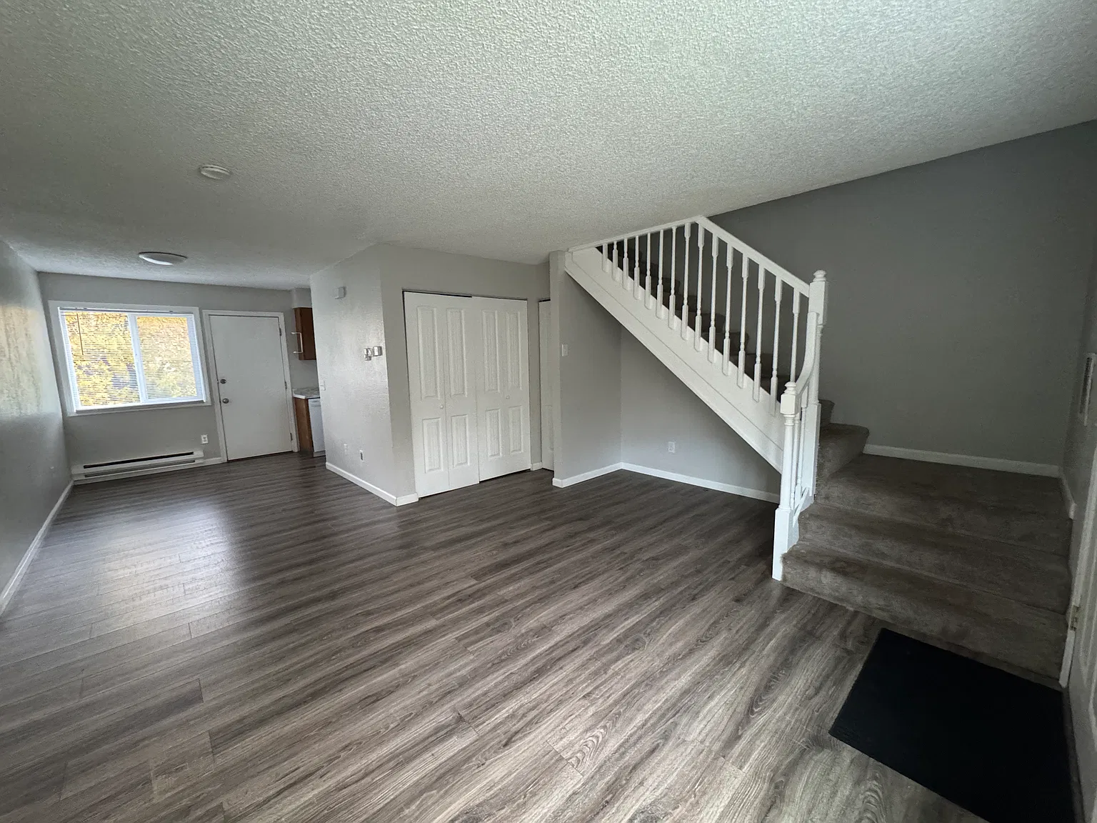 E 74th Ave, Anchorage — Photo 2
