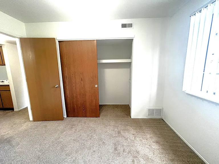 Charter Oaks Apartments — Photo 109