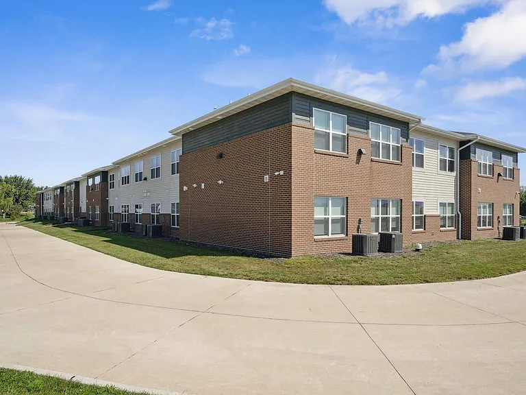 Chandler Pointe Senior Living — Photo 24
