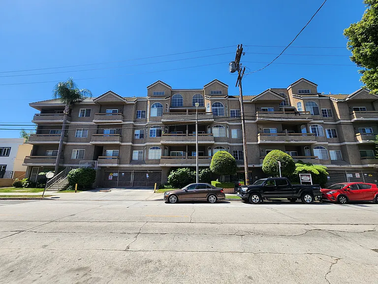 14960 Dickens St #108 — Photo 28