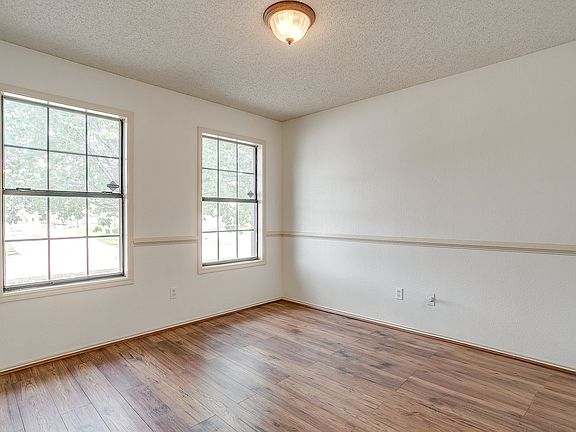 4th image of 2333 Ash Grove Trl