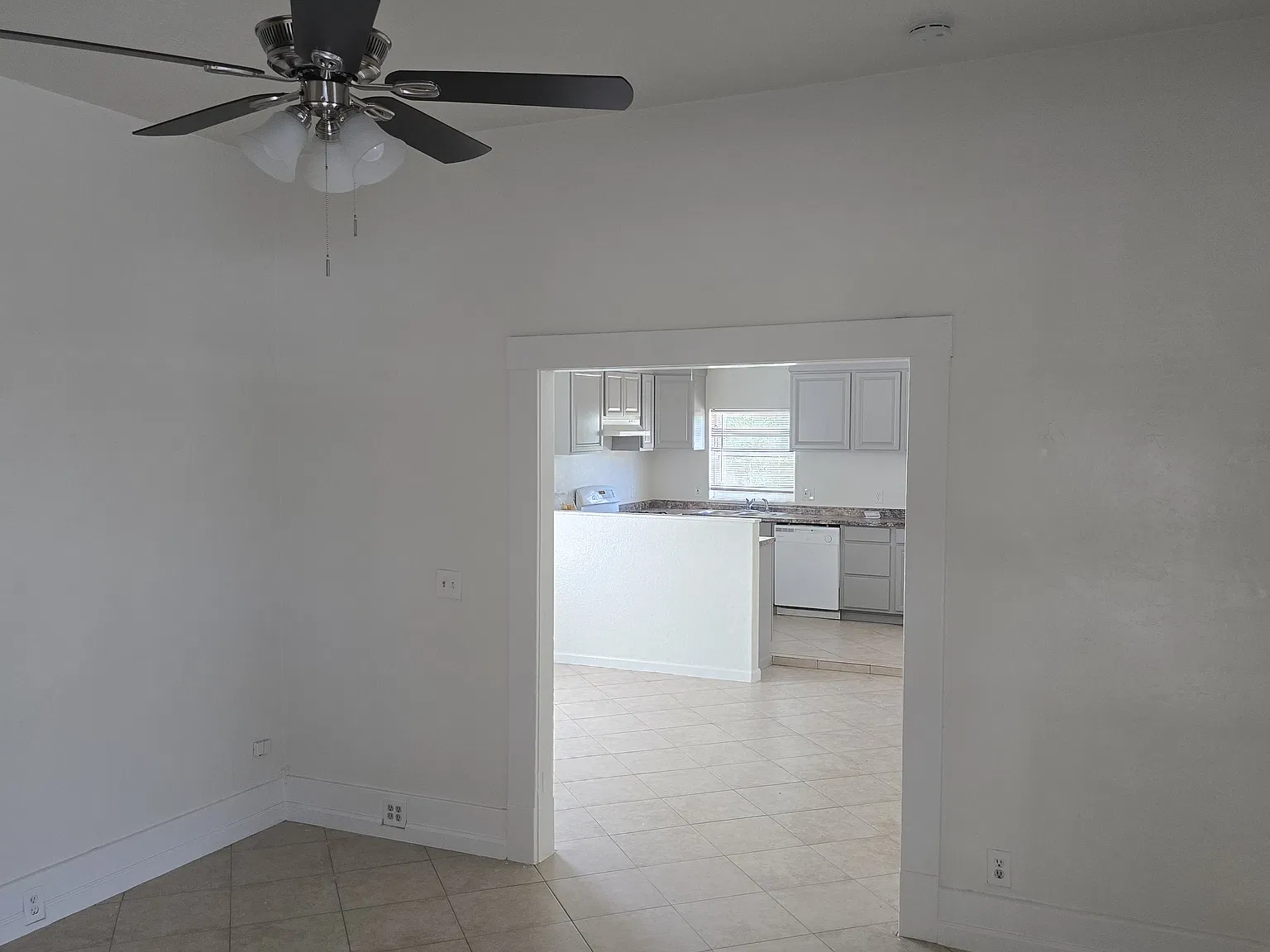3 bed, 1124 sqft, $1,500 — Photo 3