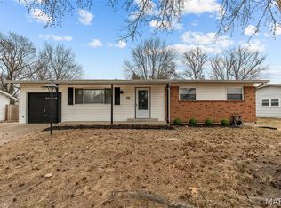 775 Sherwood Dr, Florissant, MO 63031