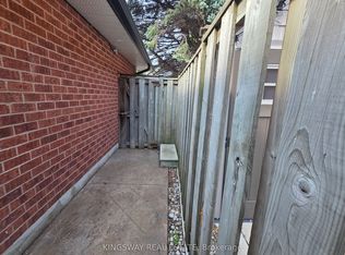 1756 Bridewell Ct #BASEMENT, Mississauga, ON L5L3R7