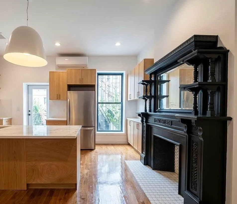 298 Halsey Street — Photo 3