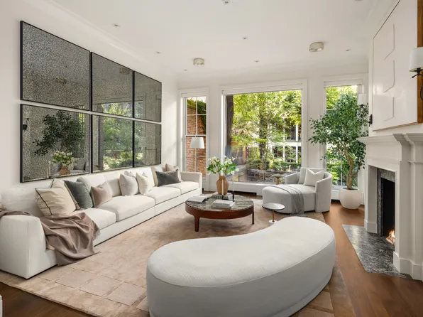 157 East 65th Street image 2 of 27