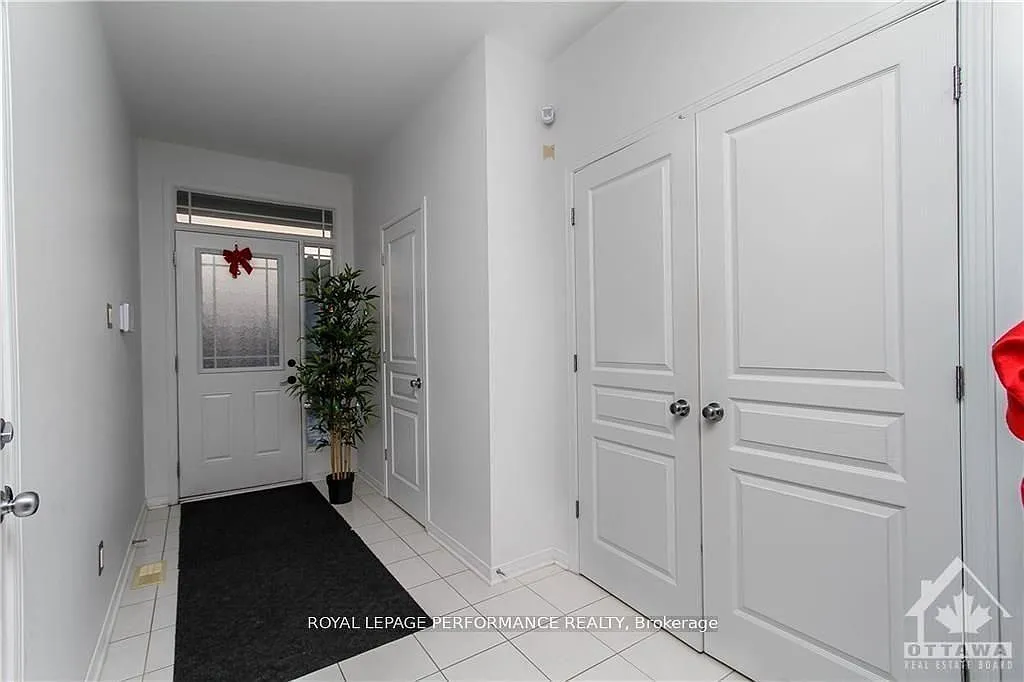 3 bed, $2,800 — Photo 2