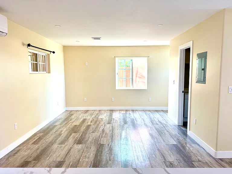 3721 46th St #1 — Photo 7
