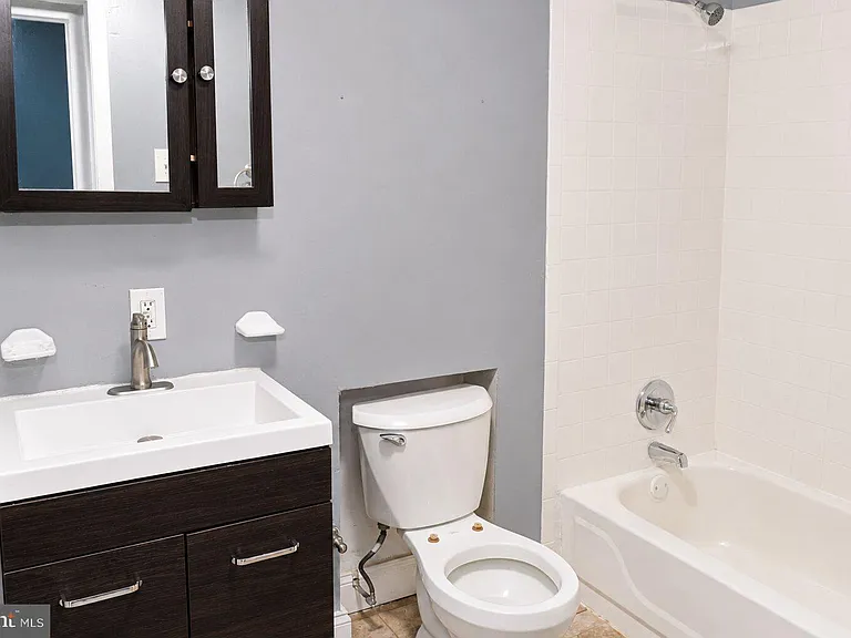 63 Galveston Pl SW #B — Photo 9