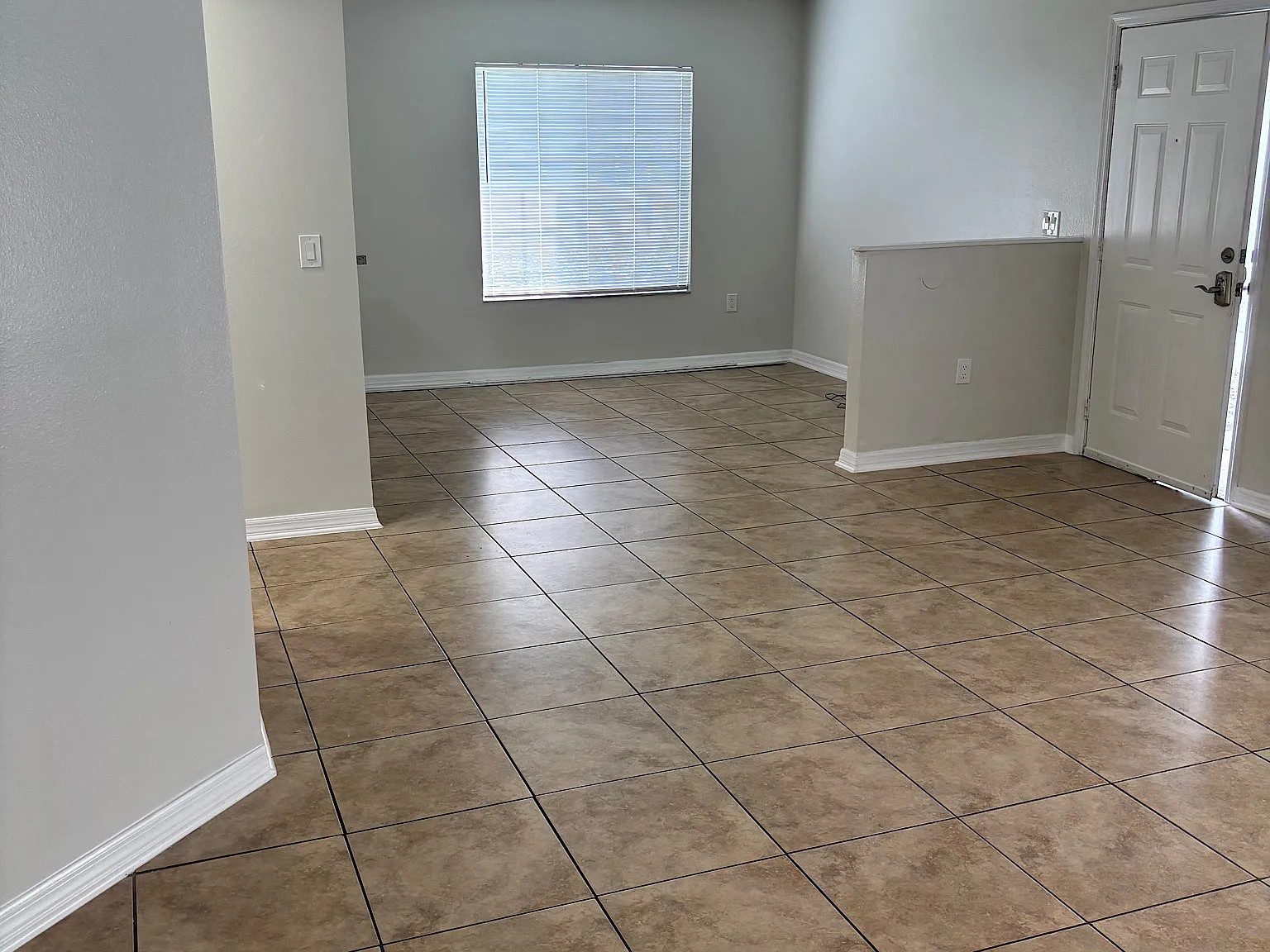 3 bed, 2.5 bath, 1364 sqft, $1,875 — Photo 4