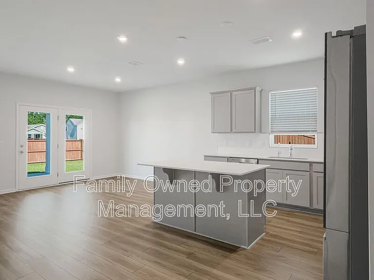 519 Donnas View Way — Photo 8