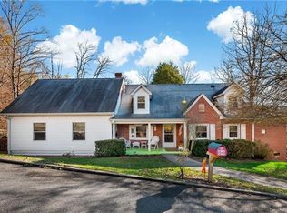 202 Amethyst St, Spruce Pine, NC 28777