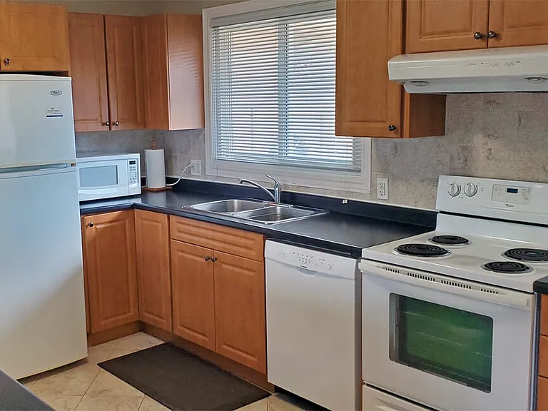 240 Lakeshore Rd #1 — Photo 17