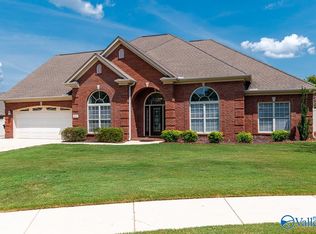 2202 Martinwood Ln SW, Decatur, AL 35603