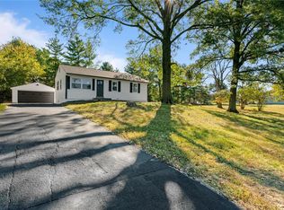 19 Devore Dr, Ballwin, MO 63011