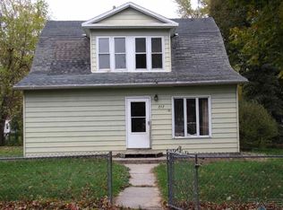 217 E Crawford St, Luverne, MN 56156