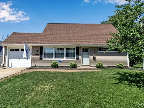 190 Marilyn Dr, Grand Island, NY 14072