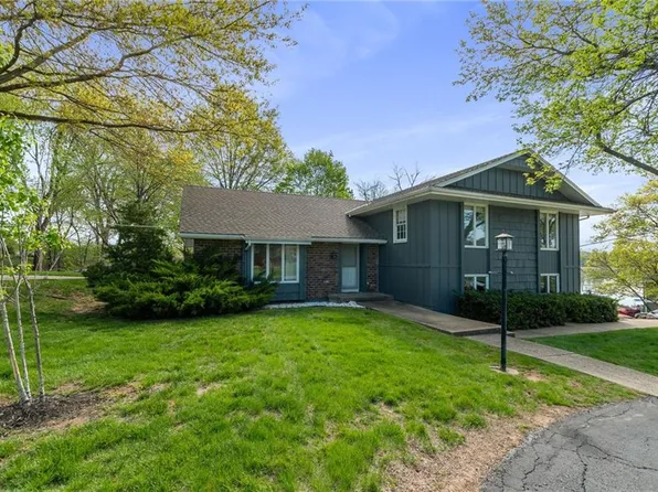 7507 N Kerns Dr, Kansas City, MO 64152