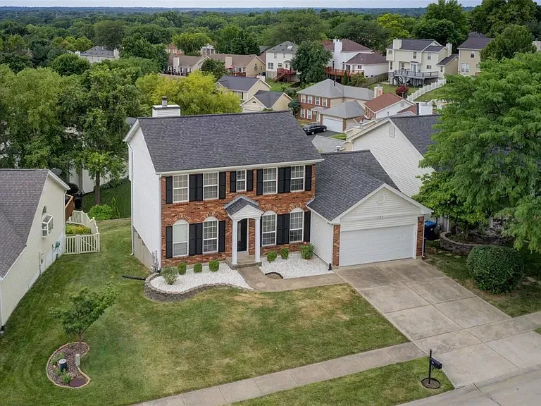 2147 Riding Spur Dr — Photo 2