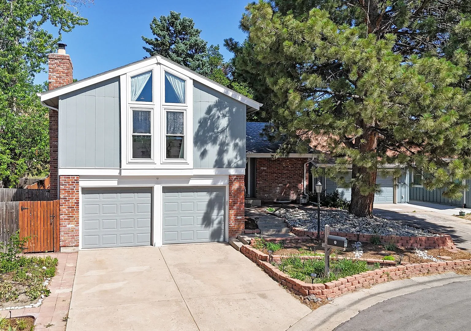 Stunning 3 bed/2 bath home available now — Photo 1