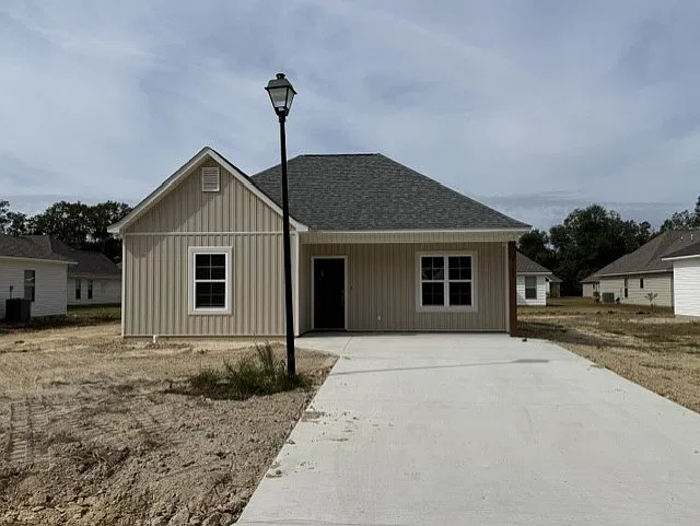 3 bed, 1350 sqft, $1,650 — Photo 3