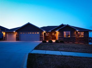 2002 Elmers Ln, Norfolk, NE 68701