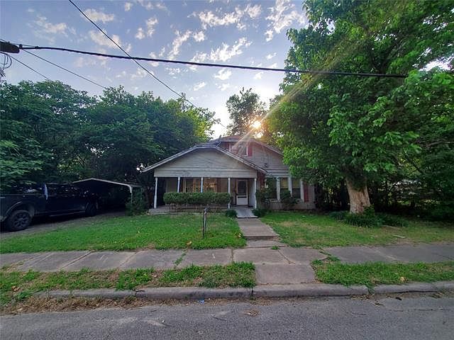 2nd image of 601 Park St
