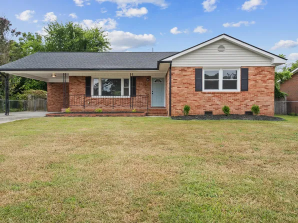 5505 Dodge Dr, Fayetteville, NC 28303