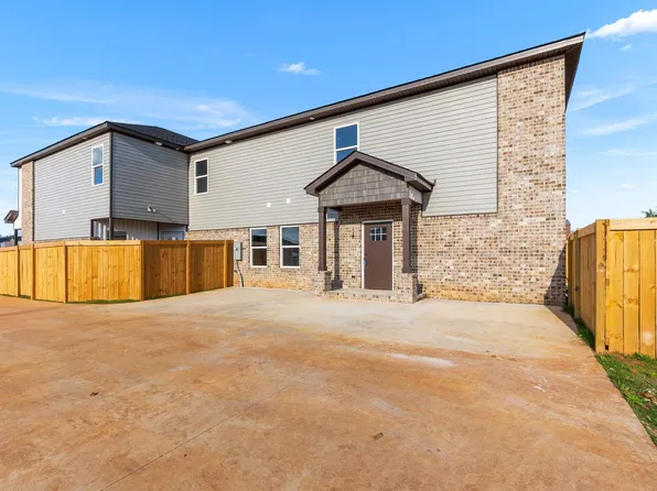 238 Beau Claire Cir, Byron, GA 31008