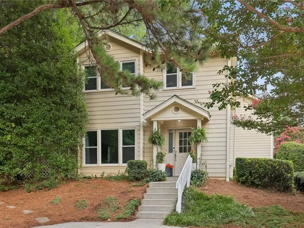 217 Peachtree Hollow Ct, Sandy Springs, GA 30328