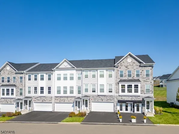 9 Bedford Way, East Hanover Twp., NJ 07936