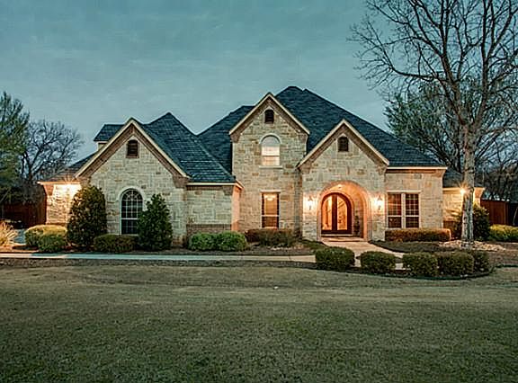 2nd image of 8941 Waterchase Cir