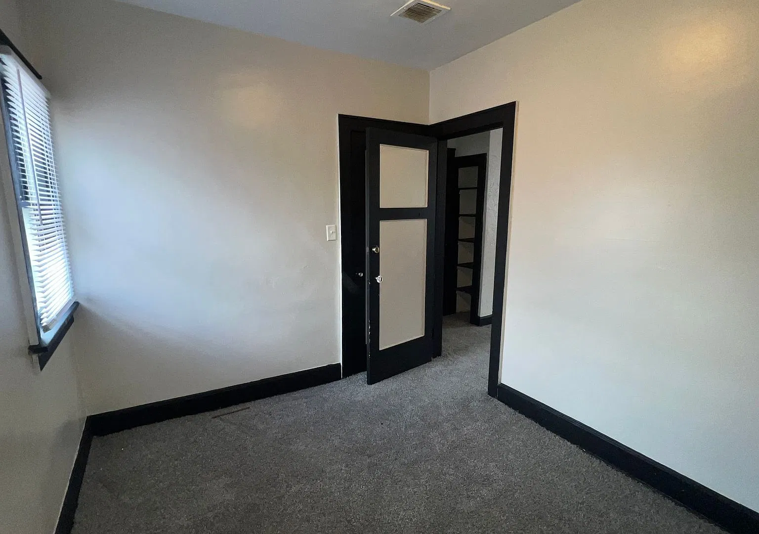 Rare Opportunity Rent Both Units of a Milwaukee Duplex — Photo 4