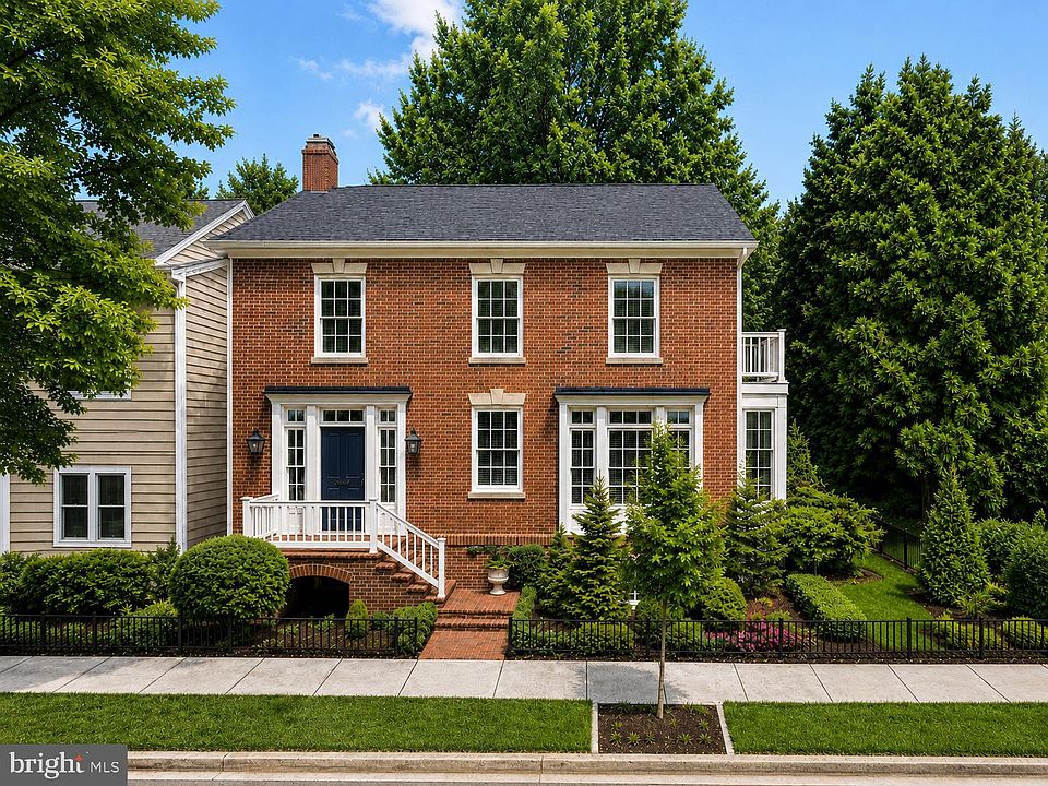 1st image of 808 Oronoco St